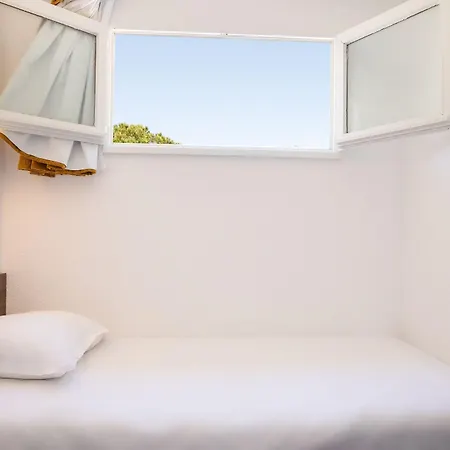 Domaine De L Estajan Apartment Arles