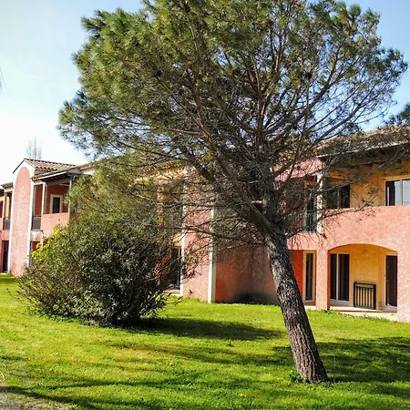 Domaine De L Estajan アパート